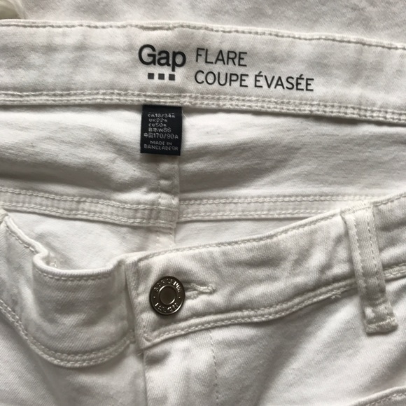 Gap Front Pocket Flares - Picture 3 of 7